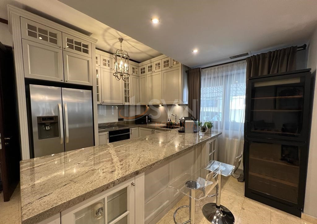 4 camere cu loc parcare exterior inclus Bucuresti/Herastrau