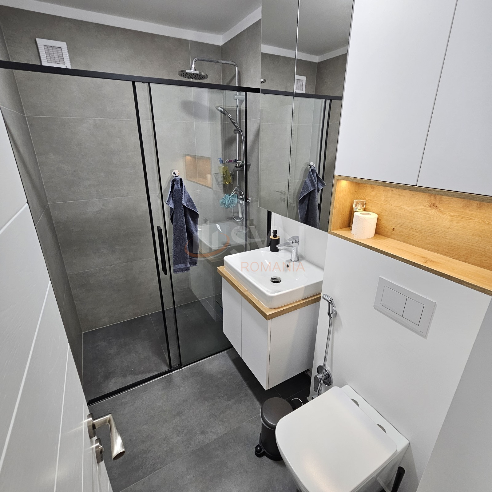 4 camere cu loc parcare exterior inclus Bucuresti/Herastrau