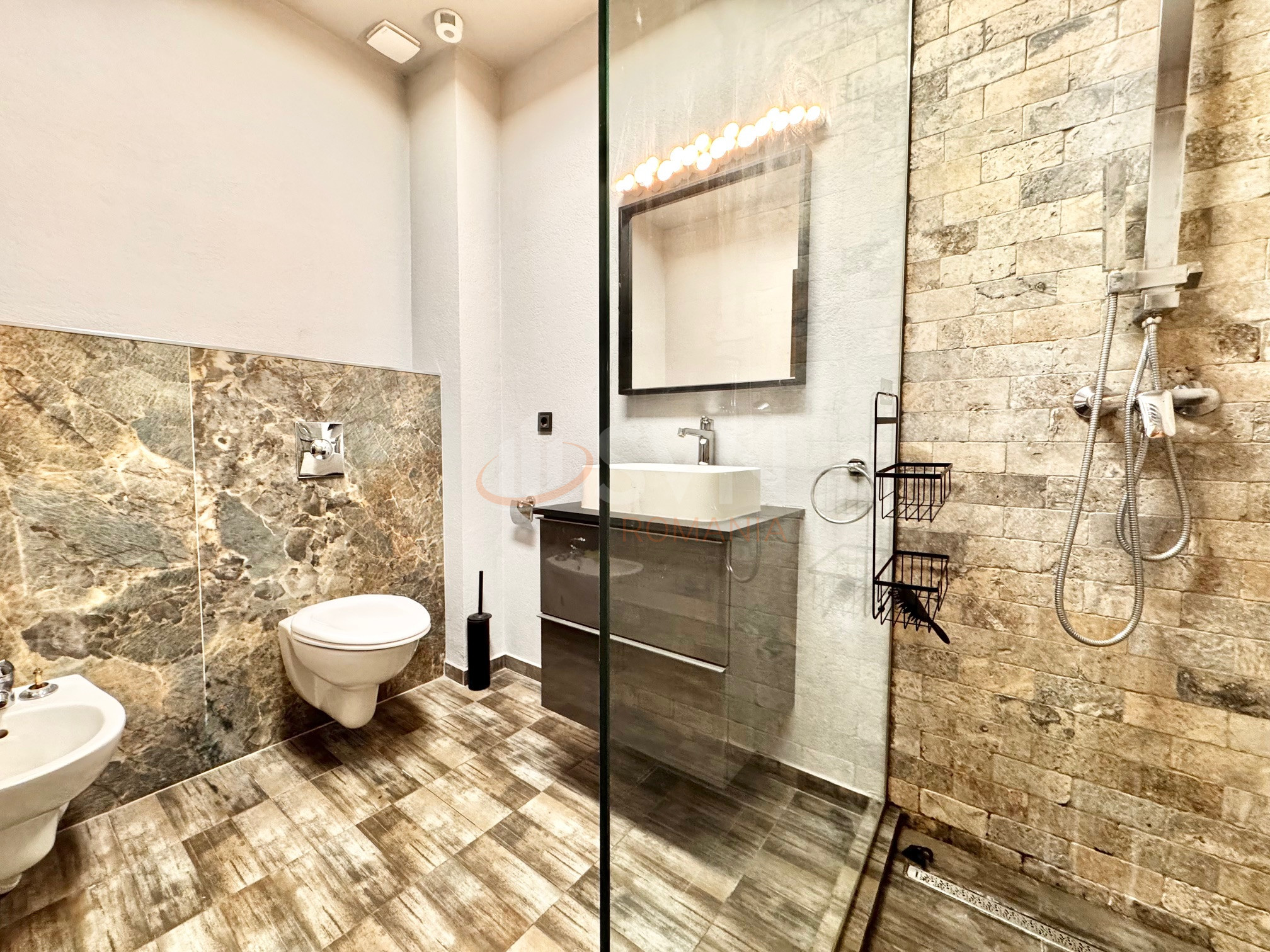 4 camere cu loc parcare subteran inclus Bucuresti/Herastrau