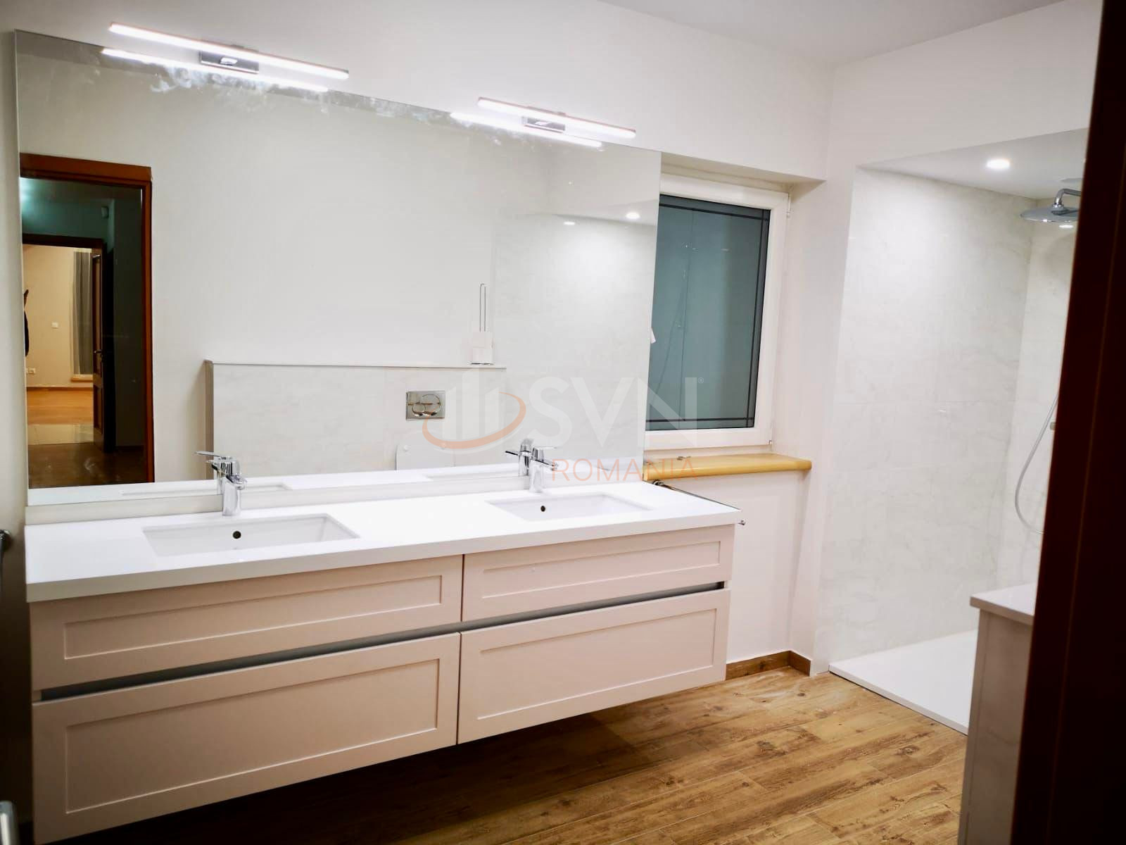 4 camere cu loc parcare subteran inclus Bucuresti/Herastrau