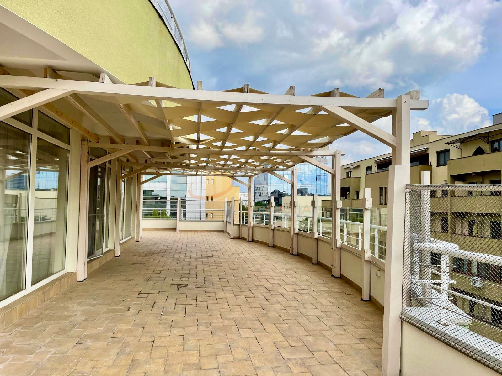 4 camere cu loc parcare subteran inclus Bucuresti/Herastrau