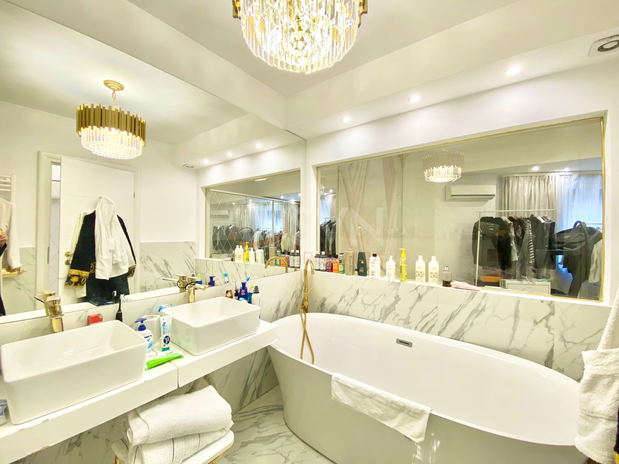 4 camere cu loc parcare subteran inclus Bucuresti/Herastrau