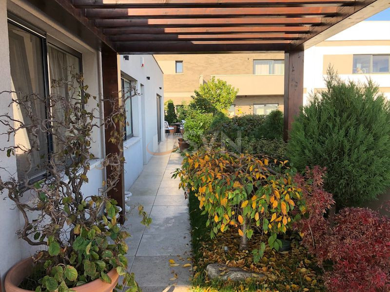 4 camere cu loc parcare subteran inclus Bucuresti/Piata Rosetti