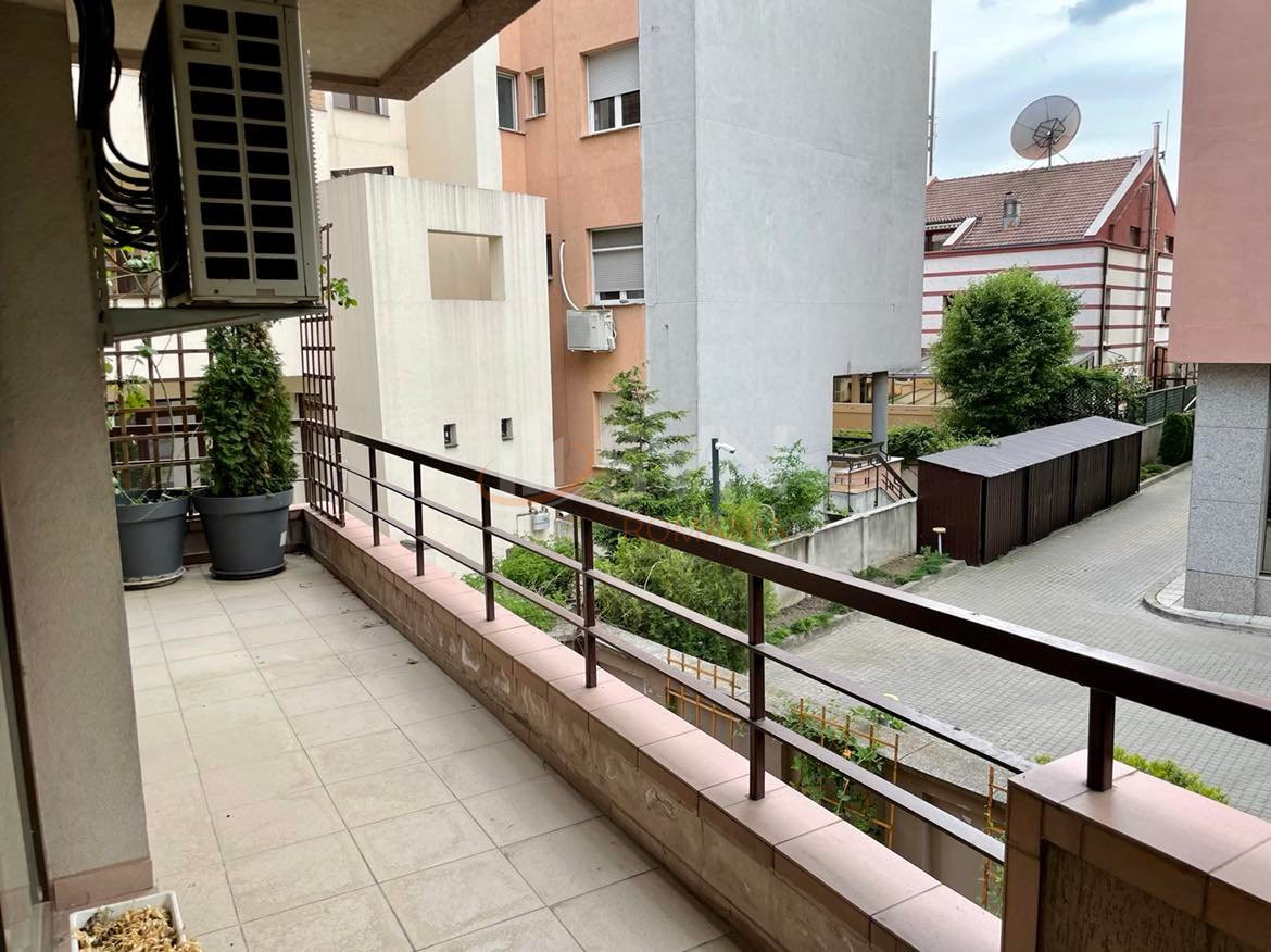 4 camere cu loc parcare subteran inclus Bucuresti/Herastrau