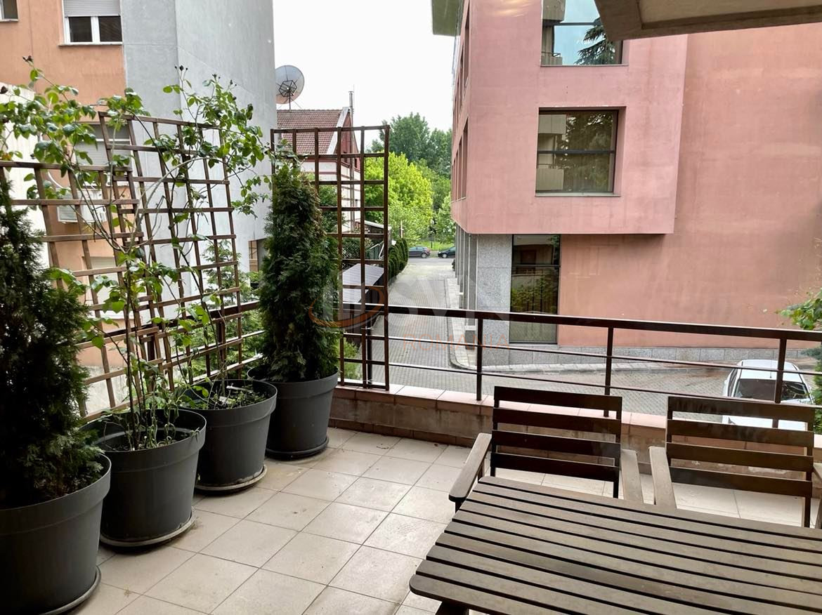 4 camere cu loc parcare subteran inclus Bucuresti/Herastrau