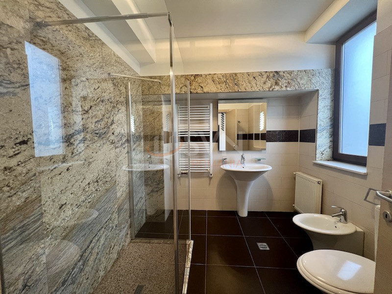 4 camere cu loc parcare subteran inclus Bucuresti/Herastrau