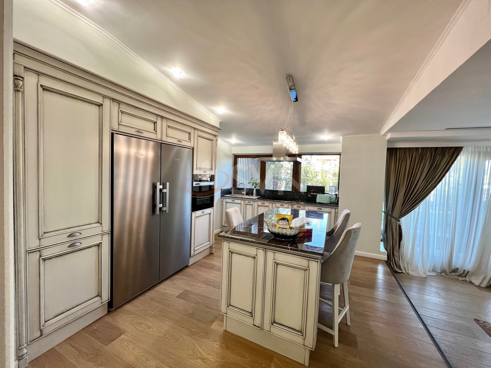 4 camere cu loc parcare subteran inclus Bucuresti/Herastrau