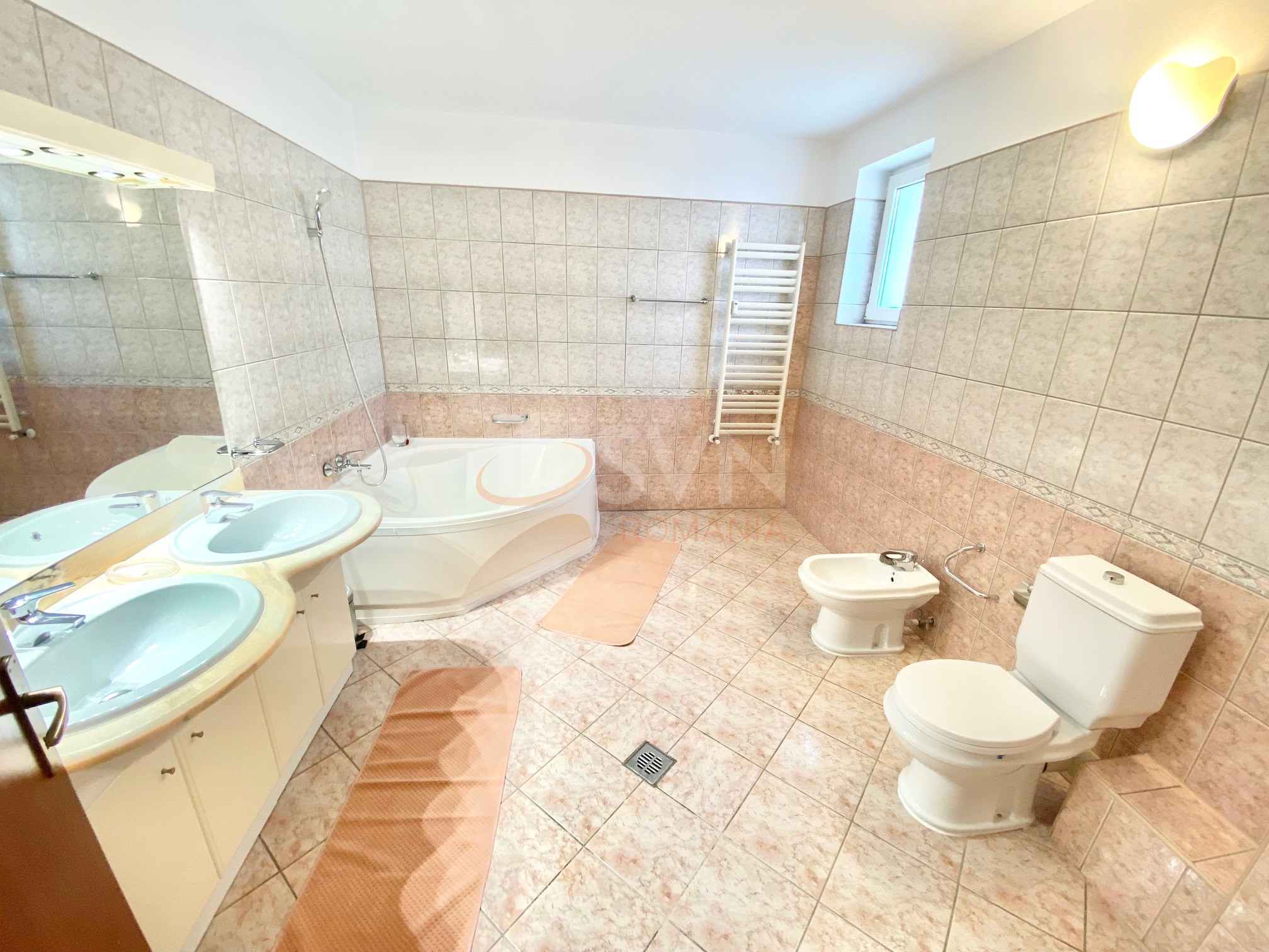 4 camere cu loc parcare subteran inclus Bucuresti/Herastrau