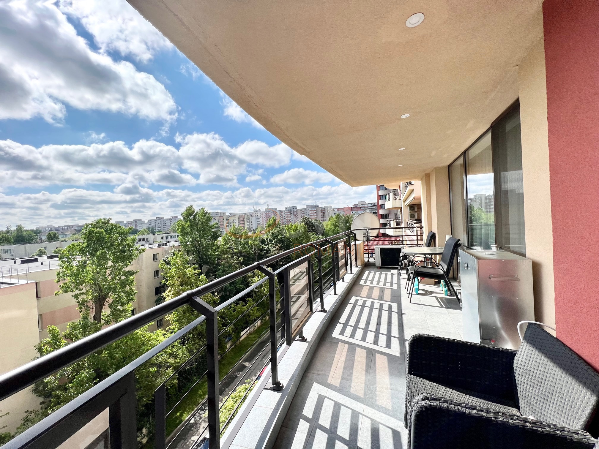 4 camere cu loc parcare subteran inclus Bucuresti/Stefan Cel Mare