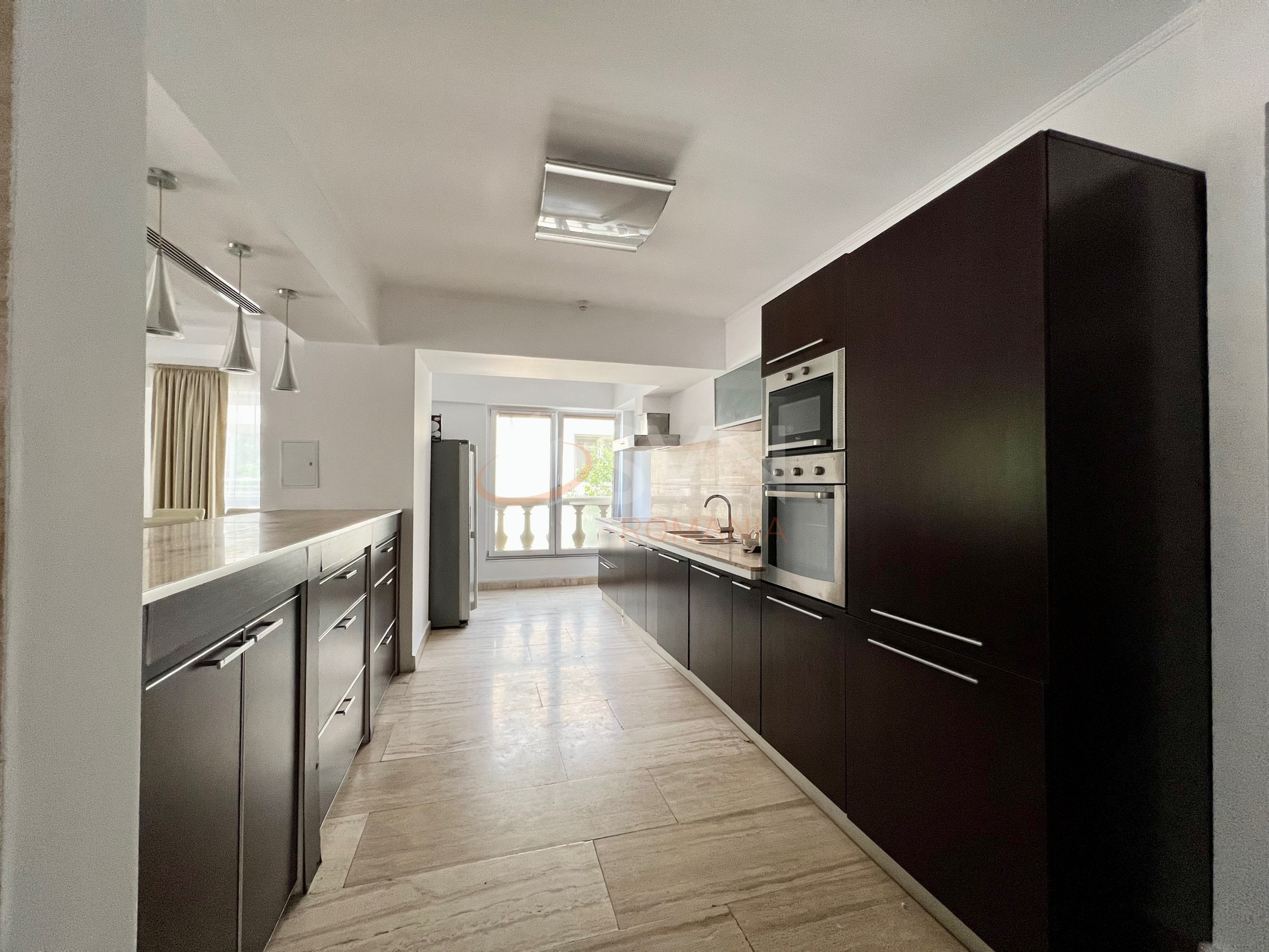 4 camere cu loc parcare subteran inclus Bucuresti/Herastrau