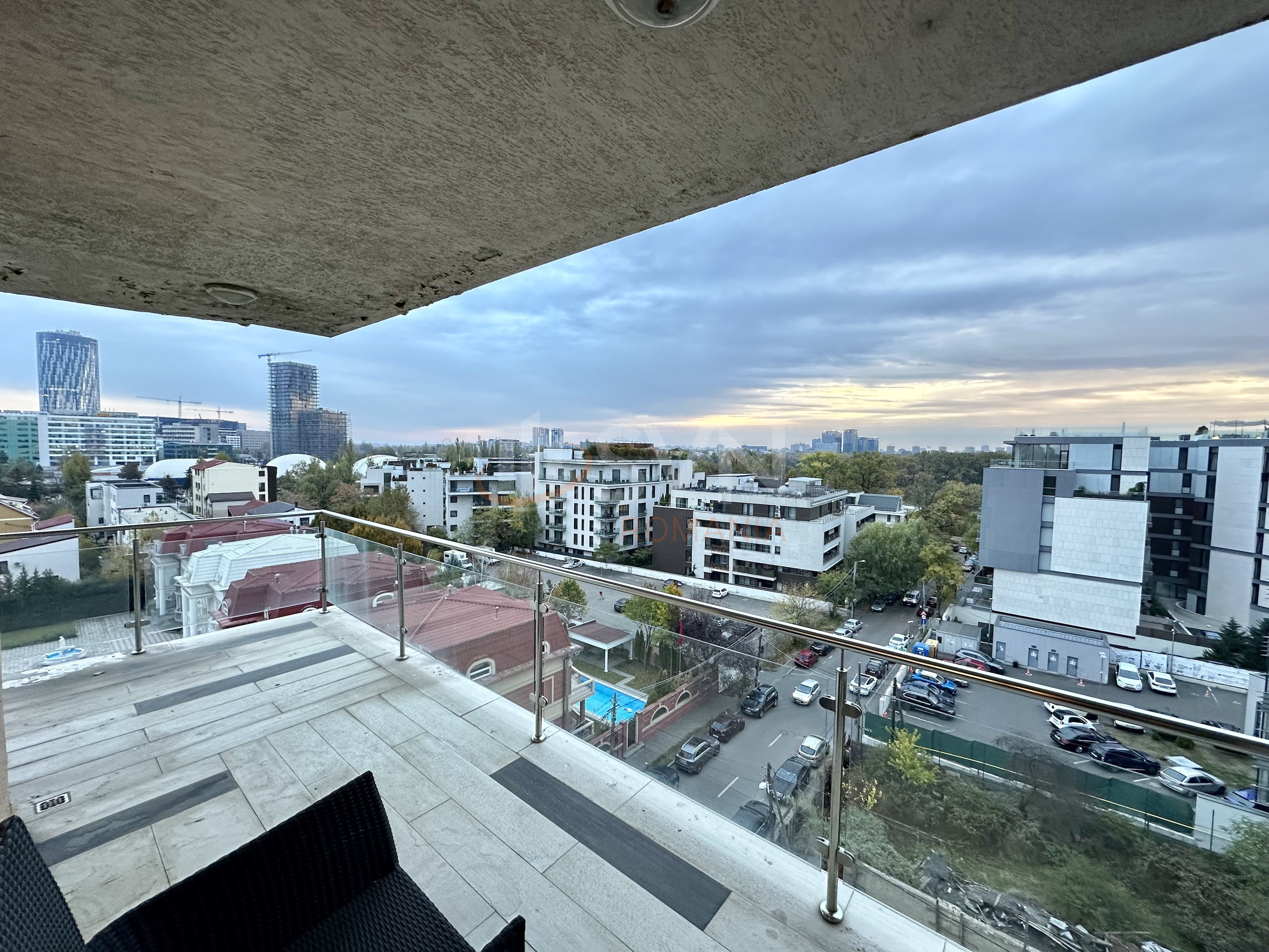 4 camere cu loc parcare subteran inclus Bucuresti/Herastrau
