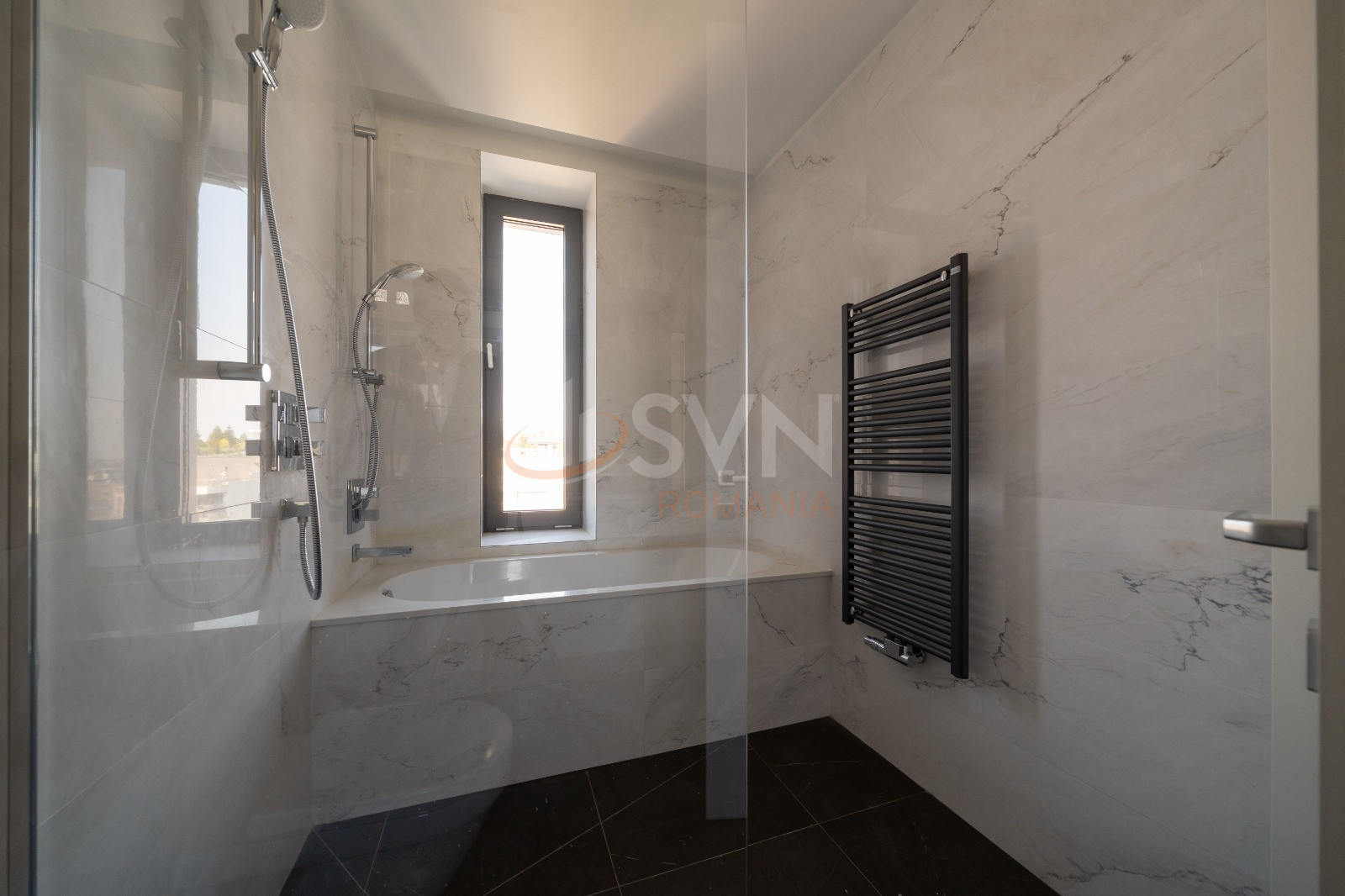 4 camere cu loc parcare subteran inclus Bucuresti/Herastrau