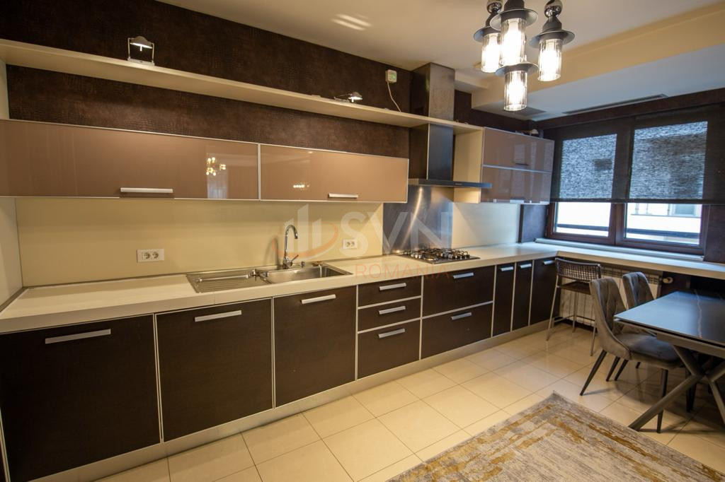 4 camere cu loc parcare subteran inclus Bucuresti/Herastrau