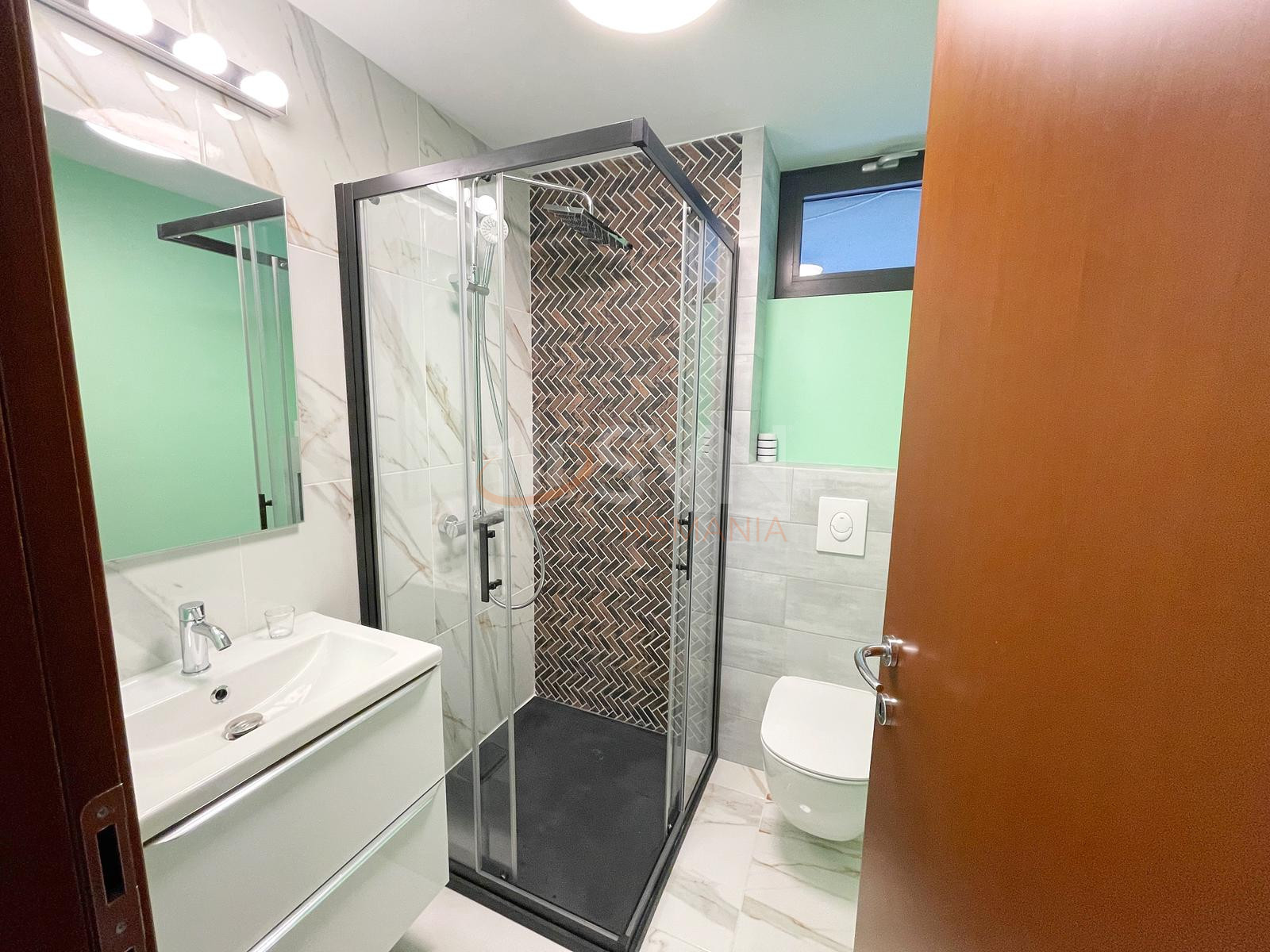 4 camere cu loc parcare subteran inclus Bucuresti/Herastrau