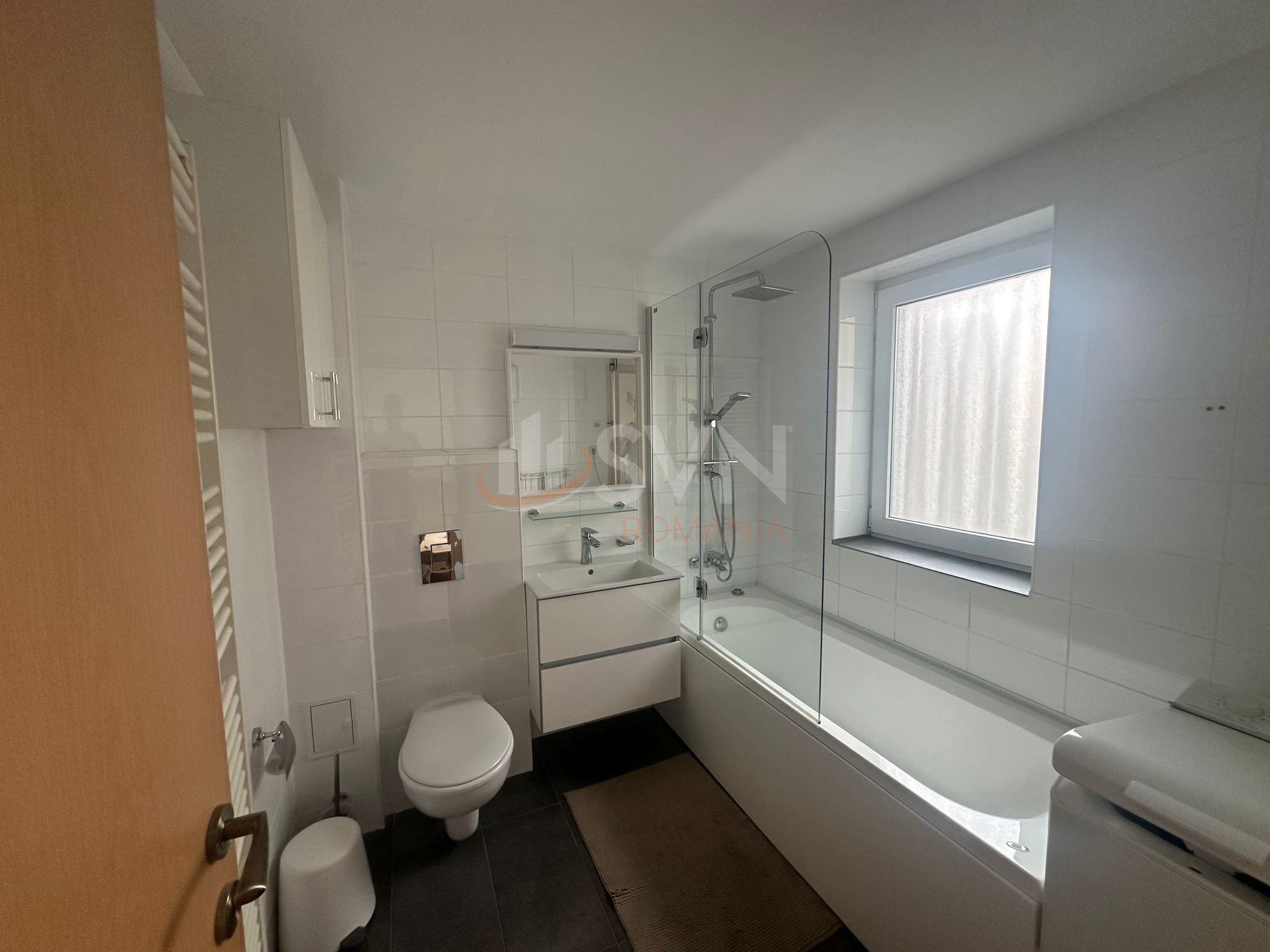 4 camere cu loc parcare subteran inclus Bucuresti/Herastrau