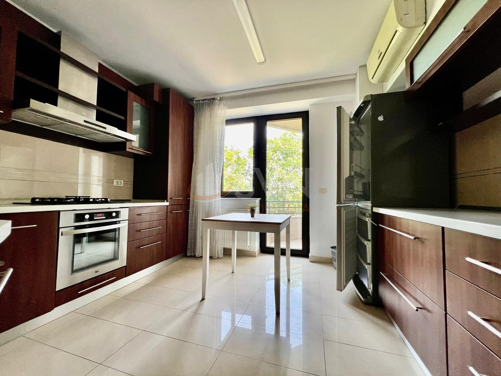 4 camere cu loc parcare subteran inclus Bucuresti/Aviatorilor