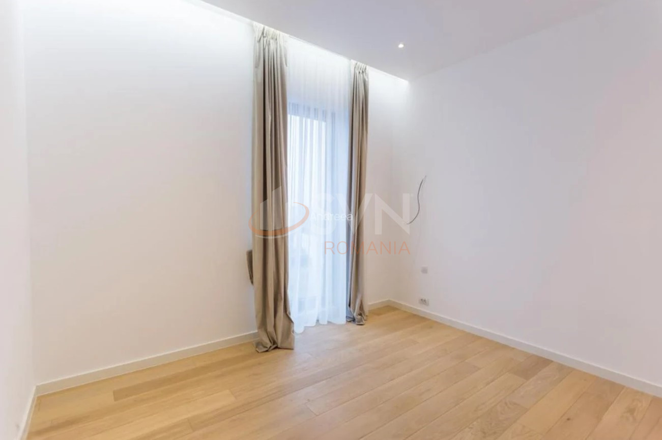 4 camere cu loc parcare subteran inclus Bucuresti/Herastrau
