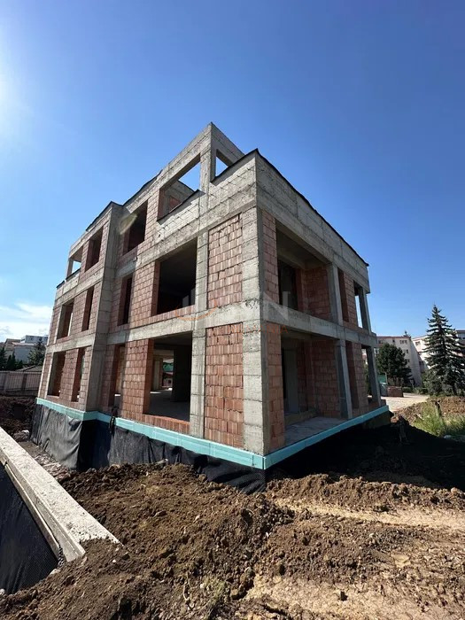4 camere cu loc parcare subteran inclus Cluj/Zorilor