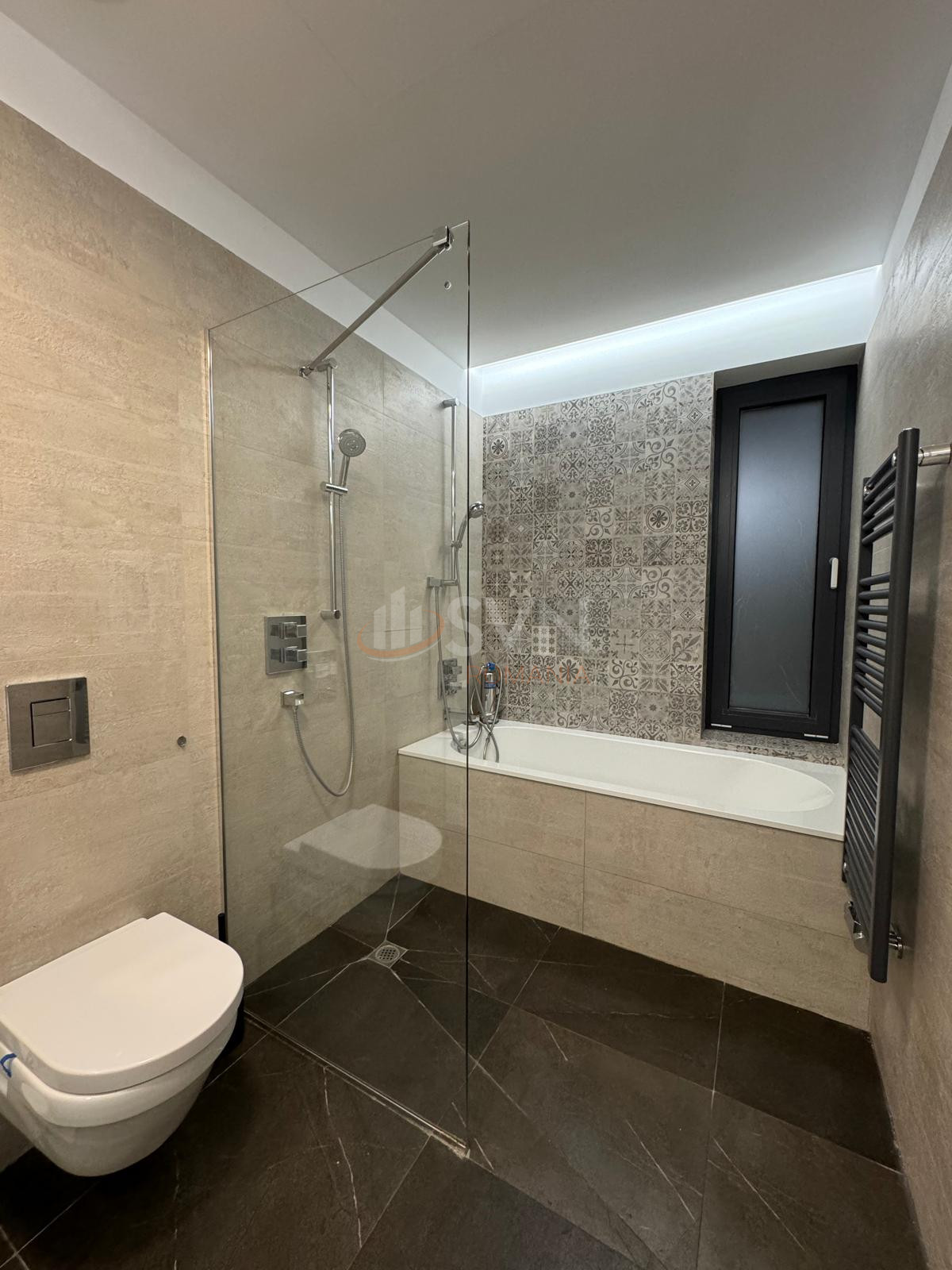 4 camere cu loc parcare subteran inclus Bucuresti/Herastrau