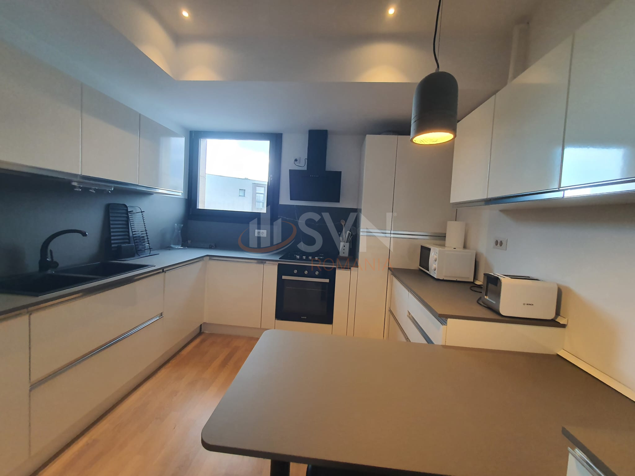 4 camere cu loc parcare subteran inclus Bucuresti/Herastrau