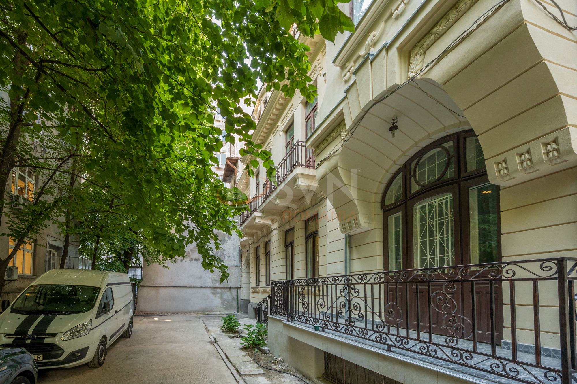 5 camere cu loc parcare exterior inclus Bucuresti/Piata Romana