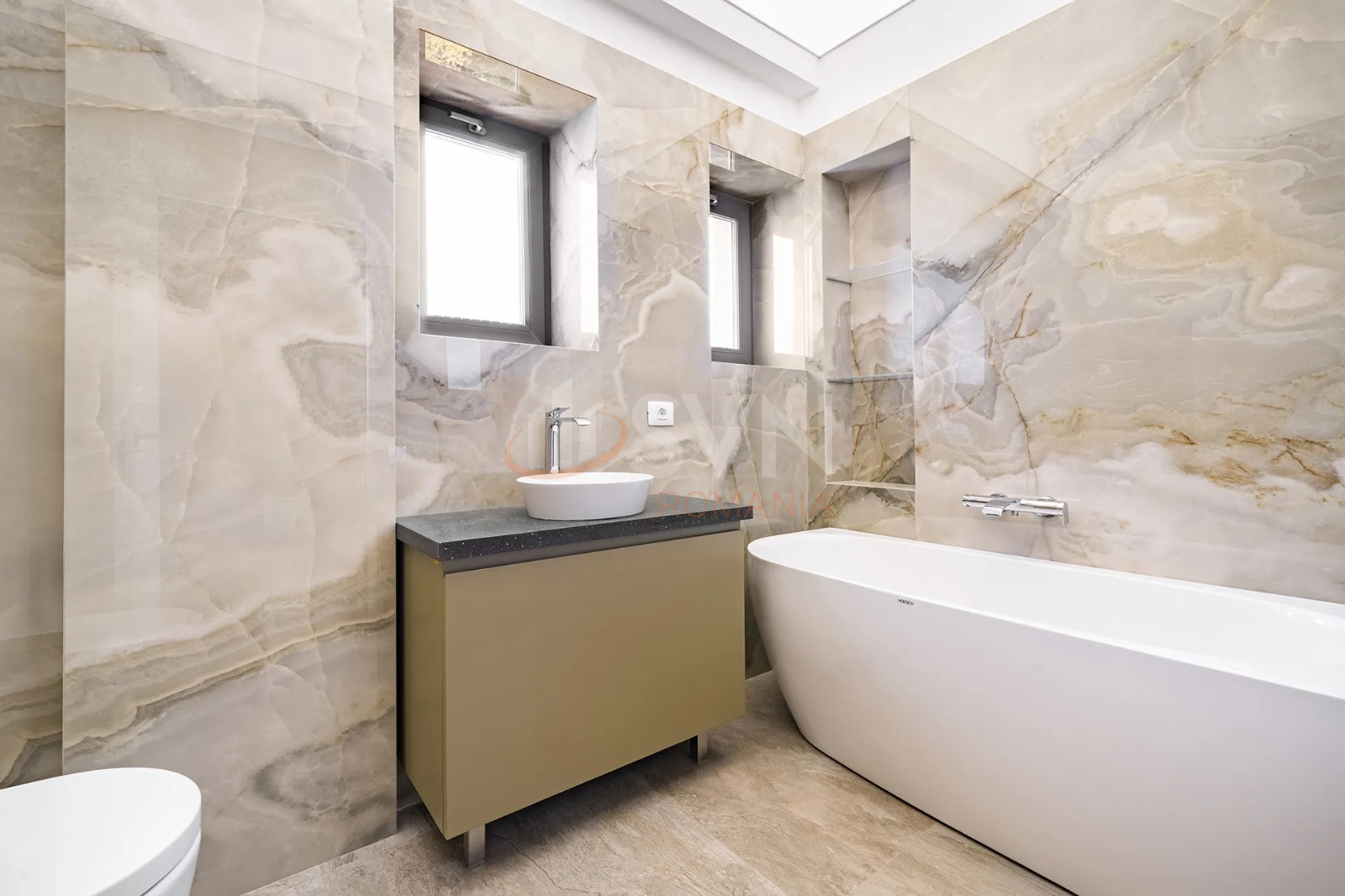 5 camere cu loc parcare exterior inclus Bucuresti/Cismigiu