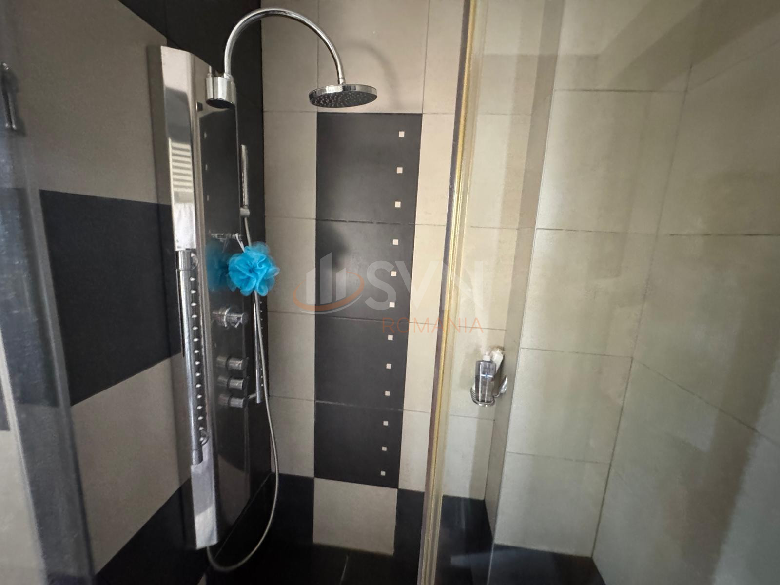 5 camere cu loc parcare subteran inclus Bucuresti/Herastrau