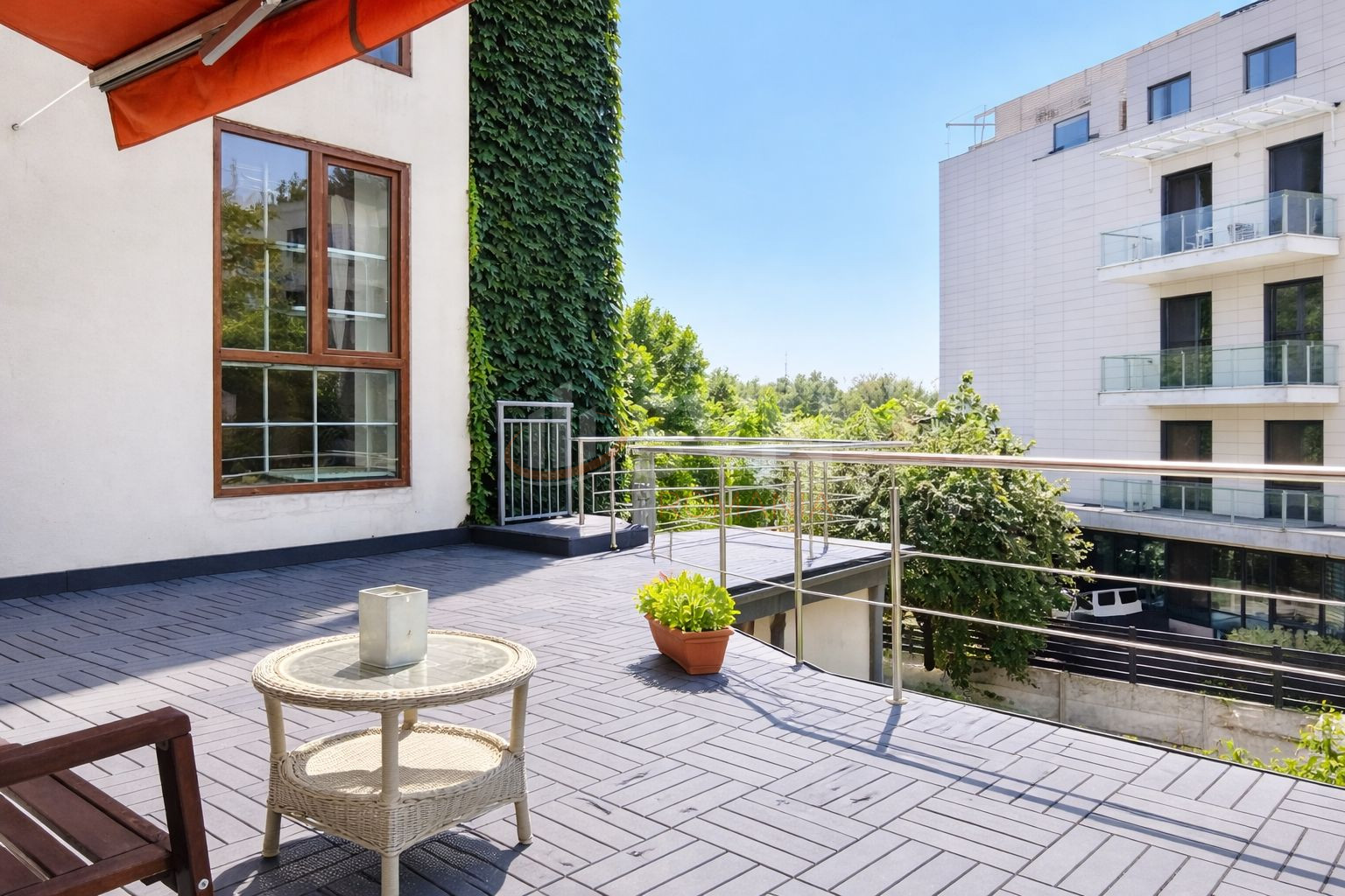 5 camere cu loc parcare subteran inclus Bucuresti/Herastrau