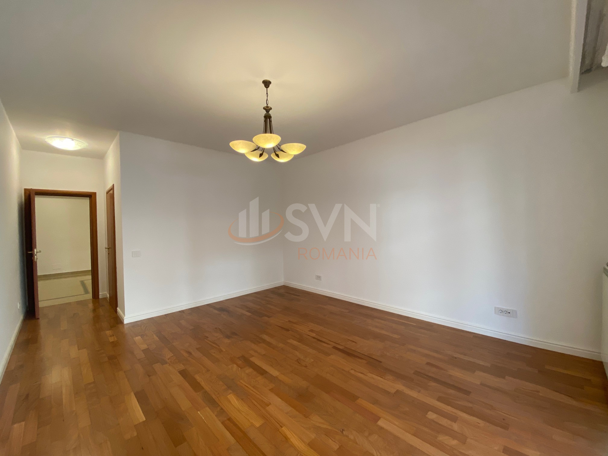 5 camere cu loc parcare subteran inclus Bucuresti/Herastrau