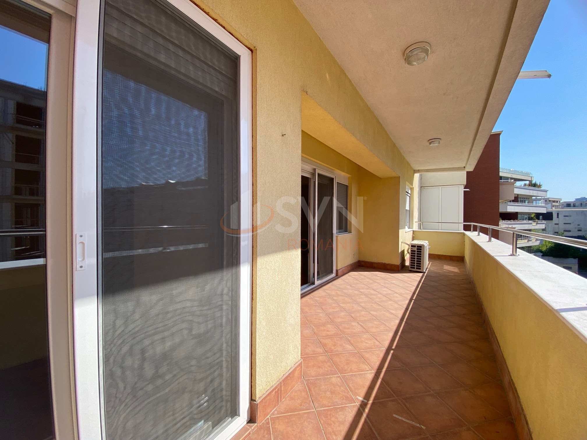 5 camere cu loc parcare subteran inclus Bucuresti/Herastrau