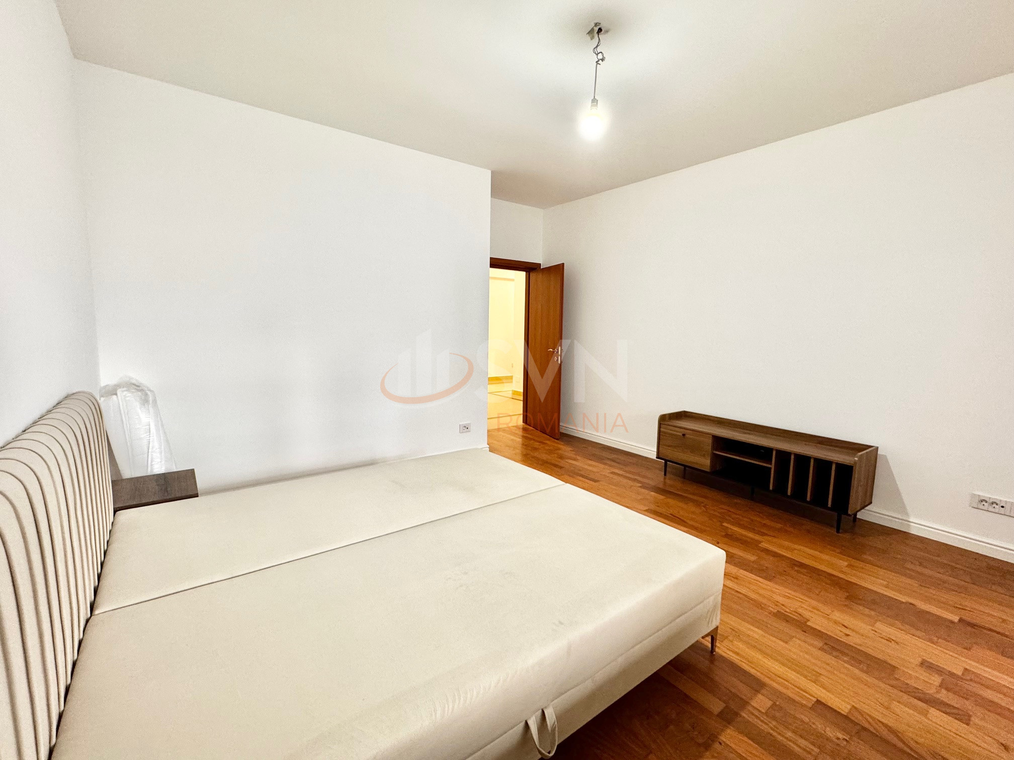 5 camere cu loc parcare subteran inclus Bucuresti/Herastrau