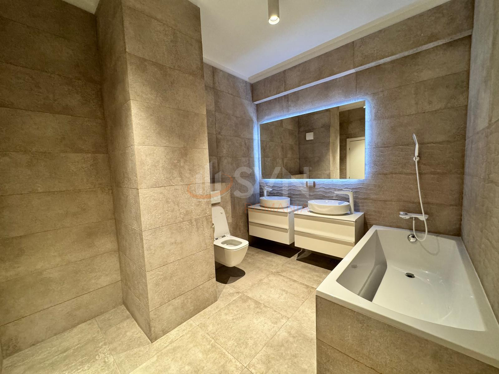 5 camere cu loc parcare subteran inclus Bucuresti/Herastrau