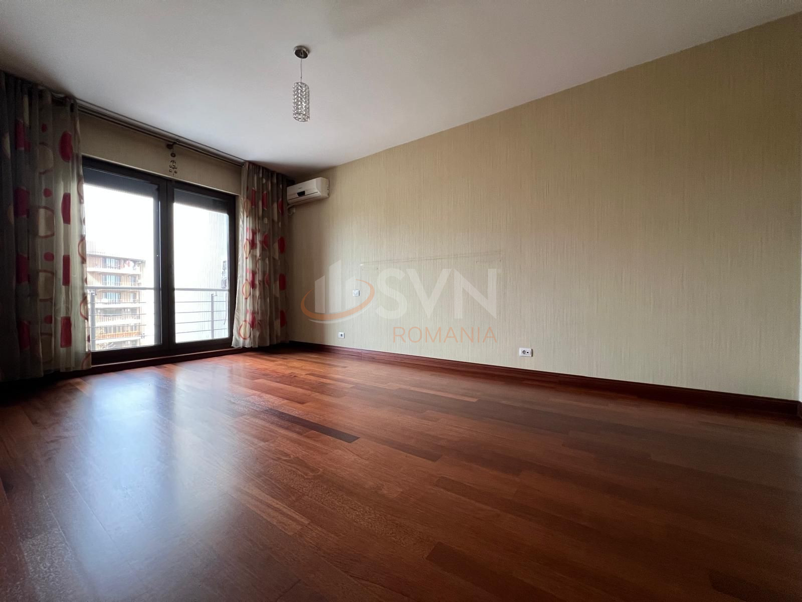 6 camere cu loc parcare exterior inclus Bucuresti/Sisesti