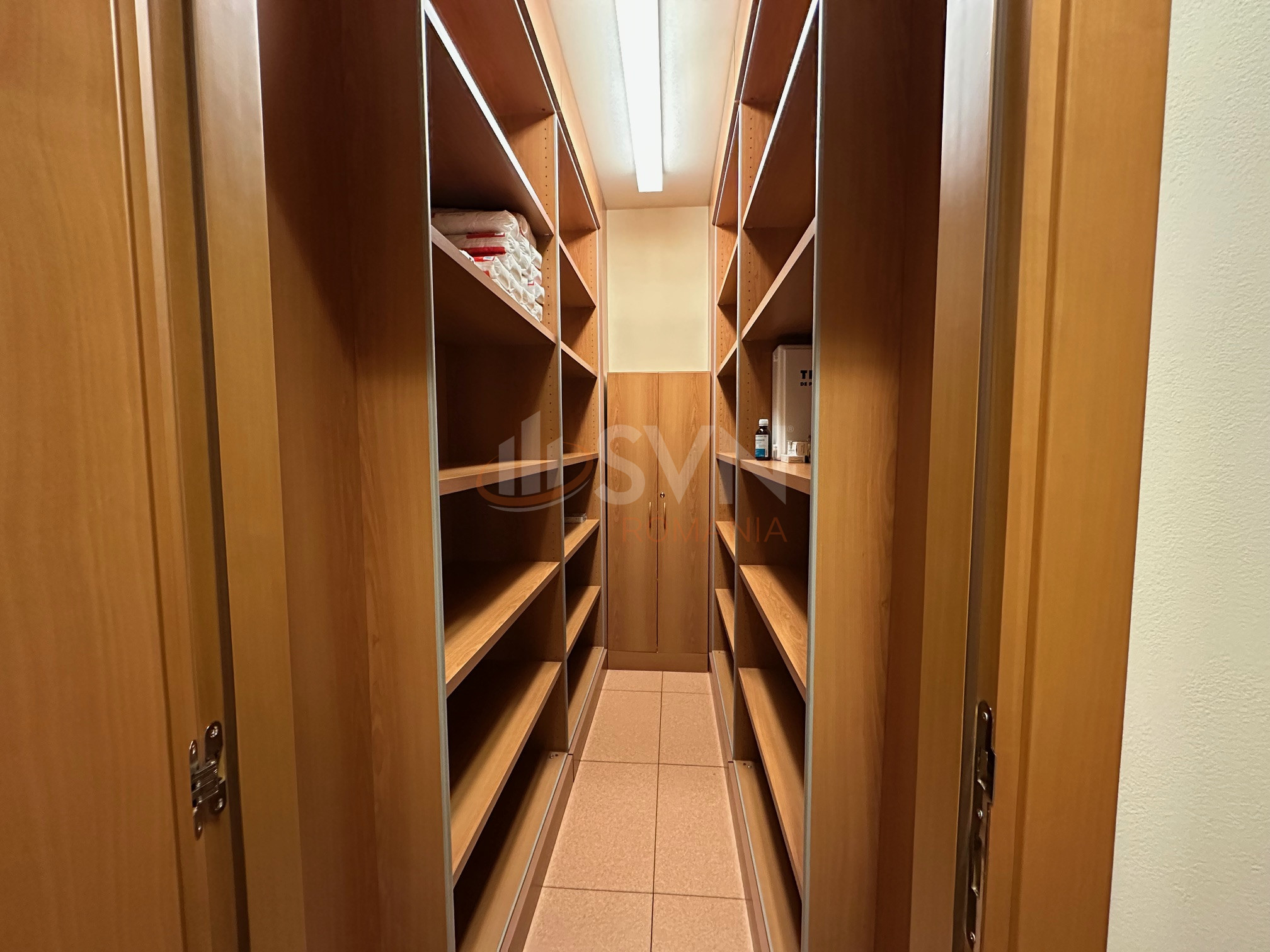 6 camere cu loc parcare exterior inclus Bucuresti/Herastrau