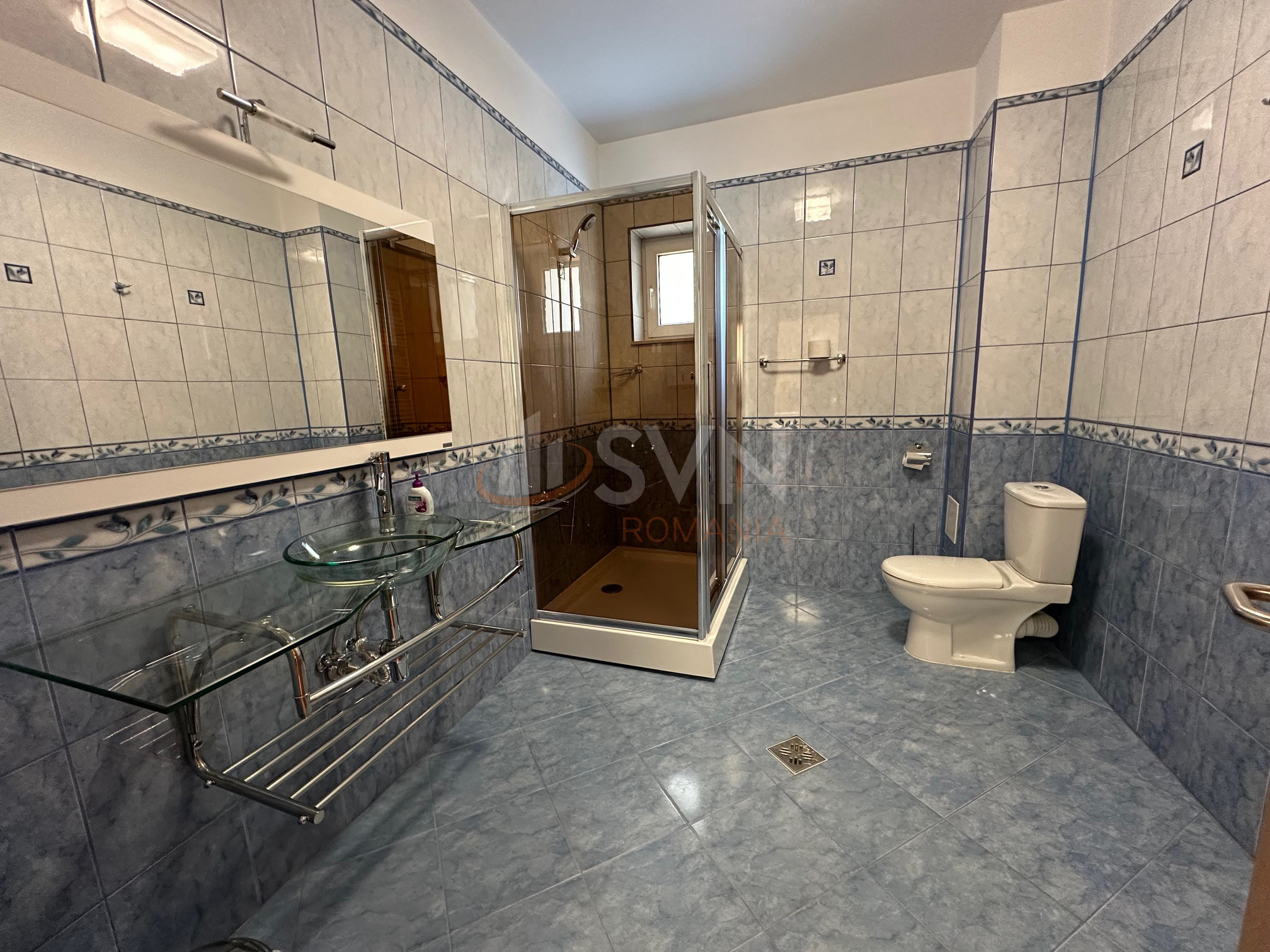 6 camere cu loc parcare exterior inclus Bucuresti/Herastrau