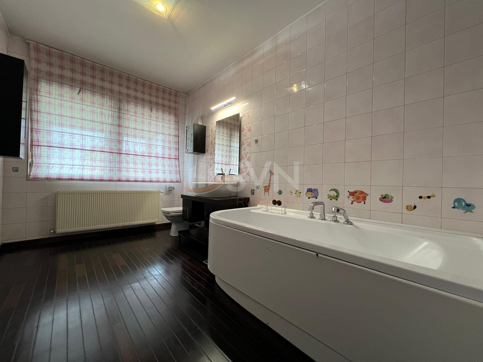 6 camere cu loc parcare exterior inclus Bucuresti/Sisesti