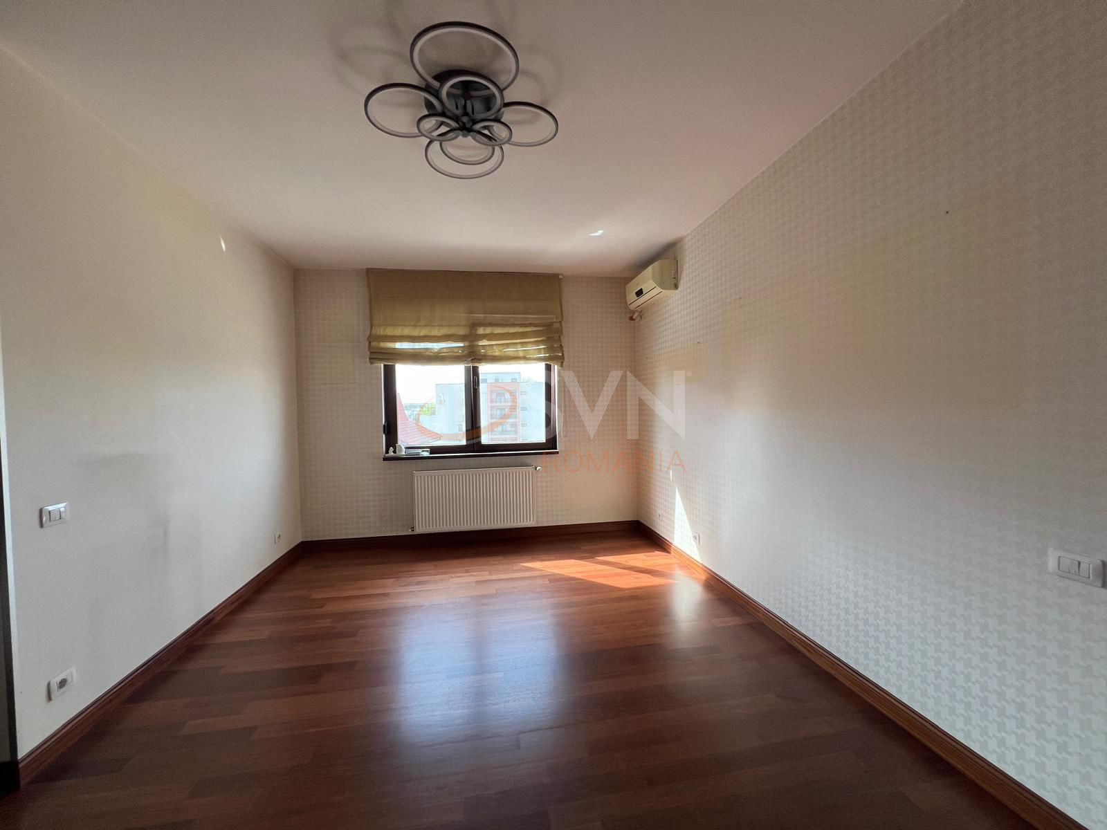 6 camere cu loc parcare exterior inclus Bucuresti/Sisesti