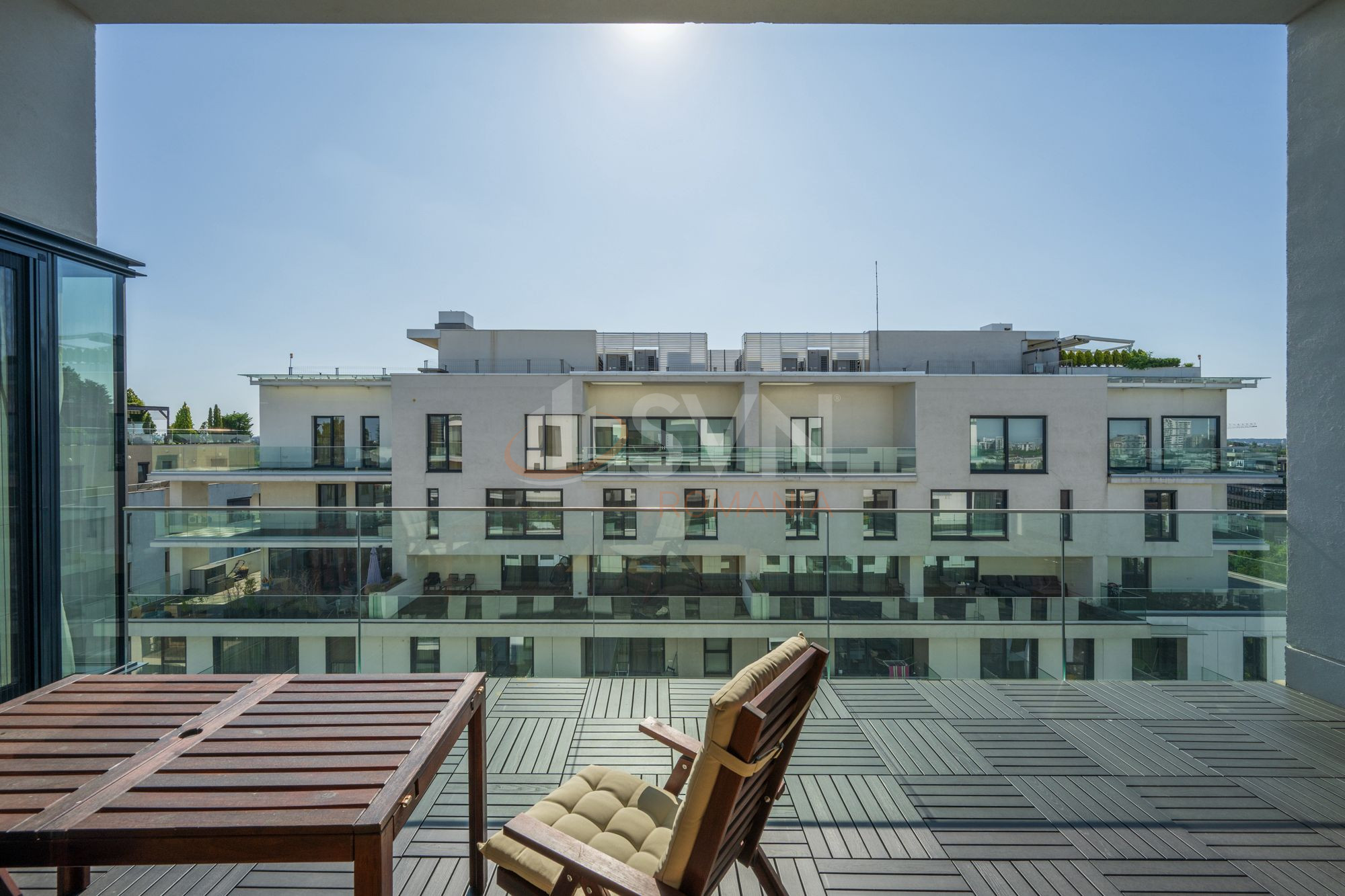 6 camere cu loc parcare subteran inclus Bucuresti/Herastrau