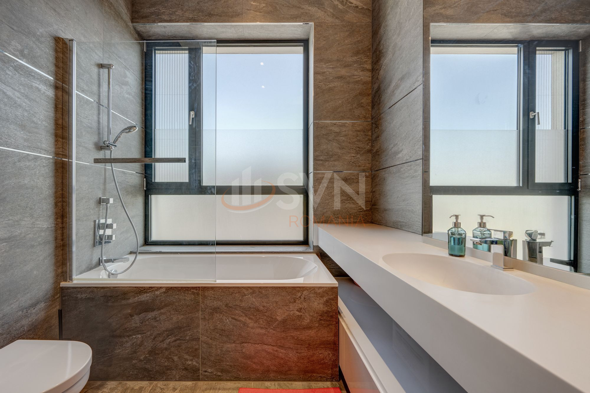 6 camere cu loc parcare subteran inclus Bucuresti/Herastrau