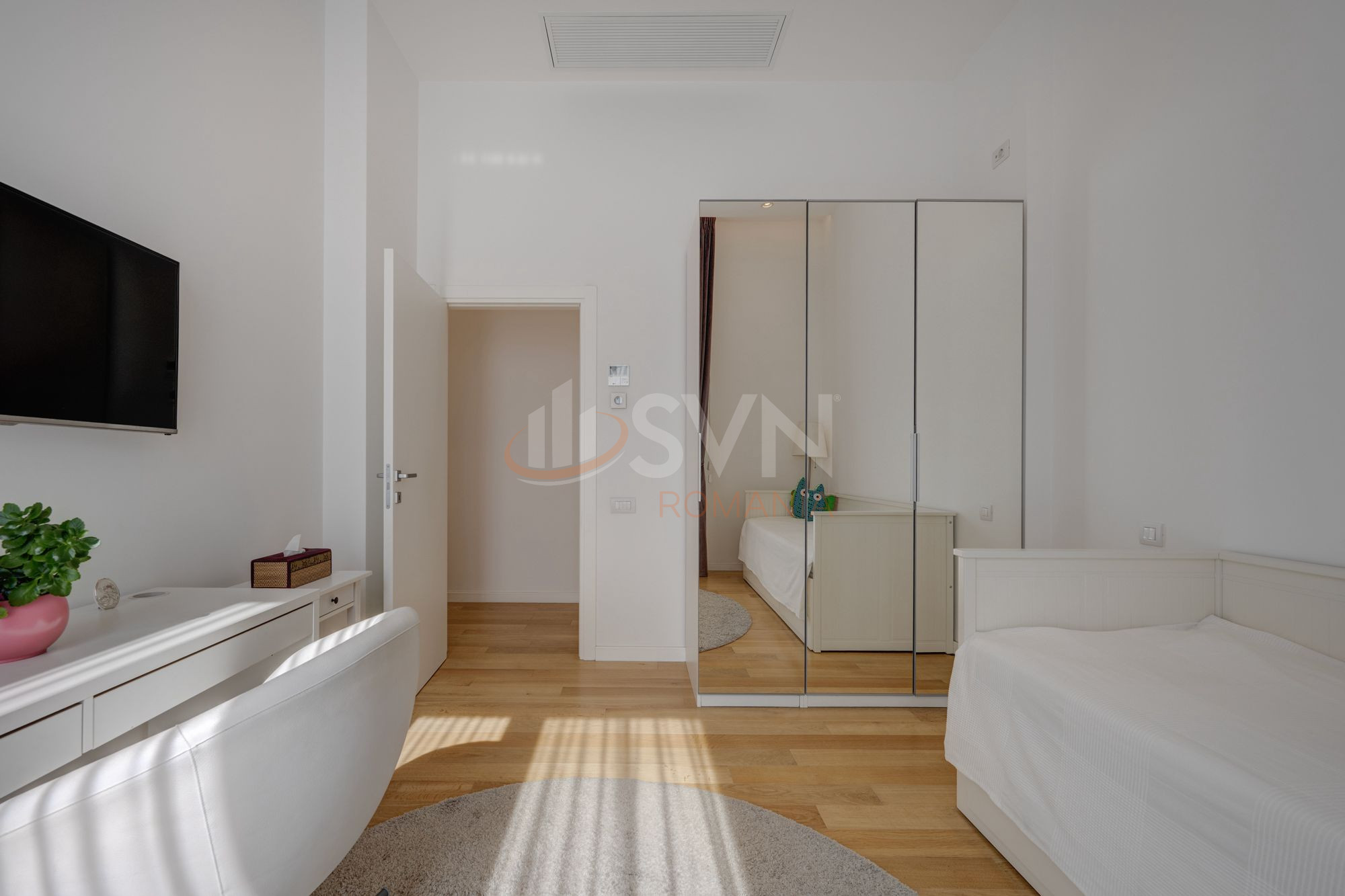 6 camere cu loc parcare subteran inclus Bucuresti/Herastrau