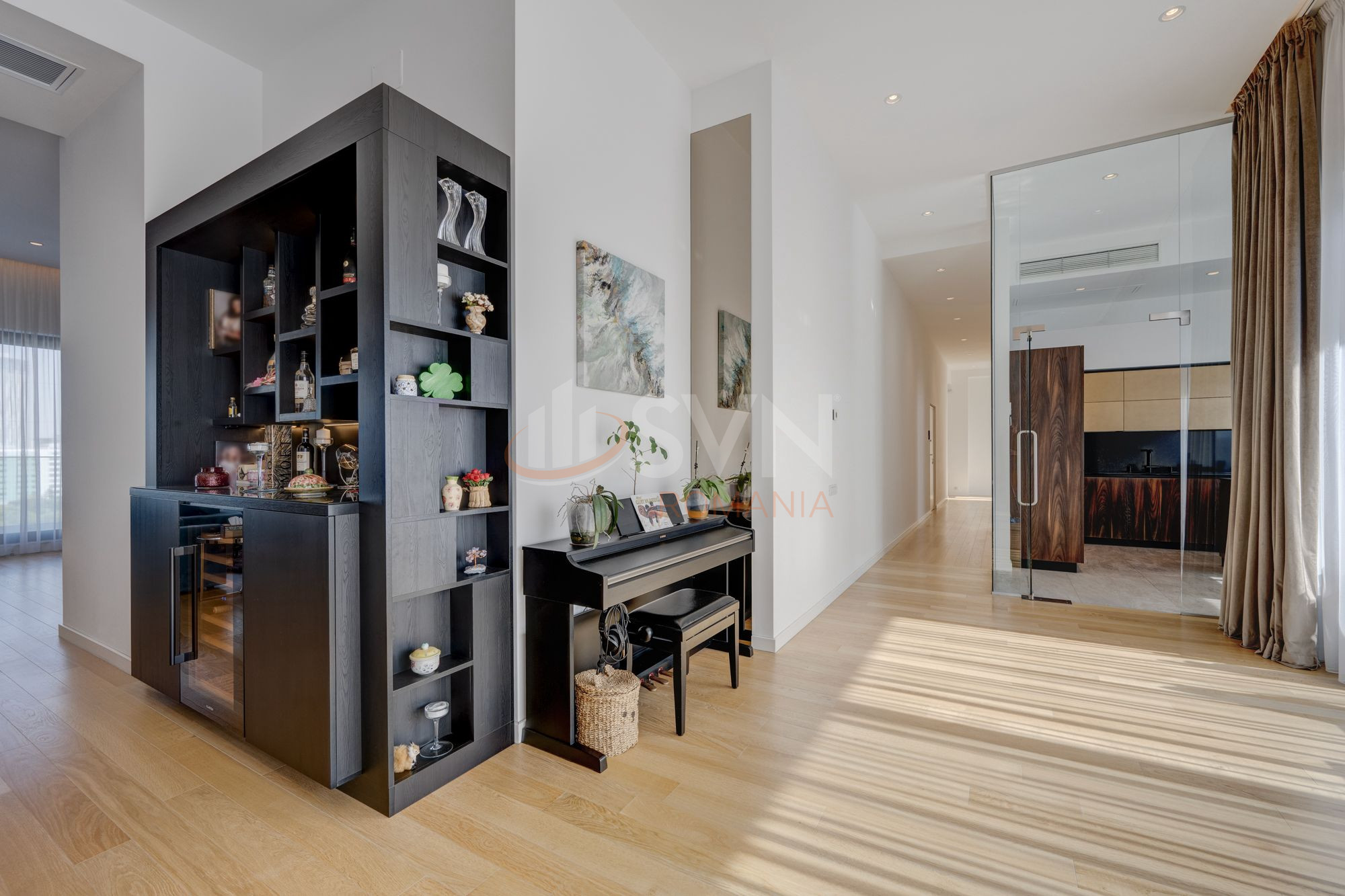 6 camere cu loc parcare subteran inclus Bucuresti/Herastrau