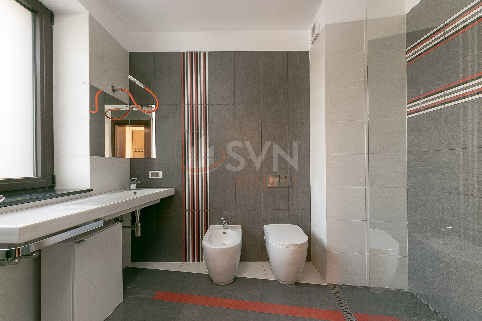 6 camere cu loc parcare subteran inclus Bucuresti/Floreasca