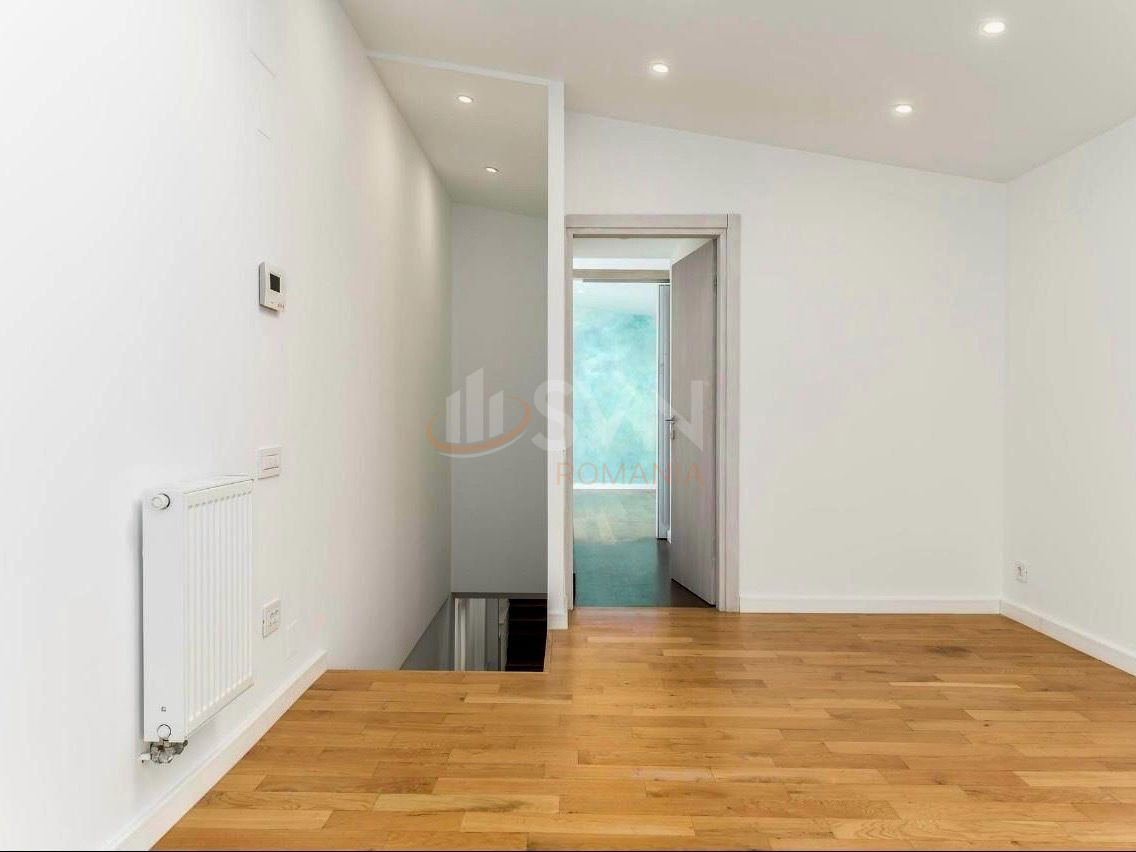 7 camere cu loc parcare exterior inclus Bucuresti/Foisorul De Foc