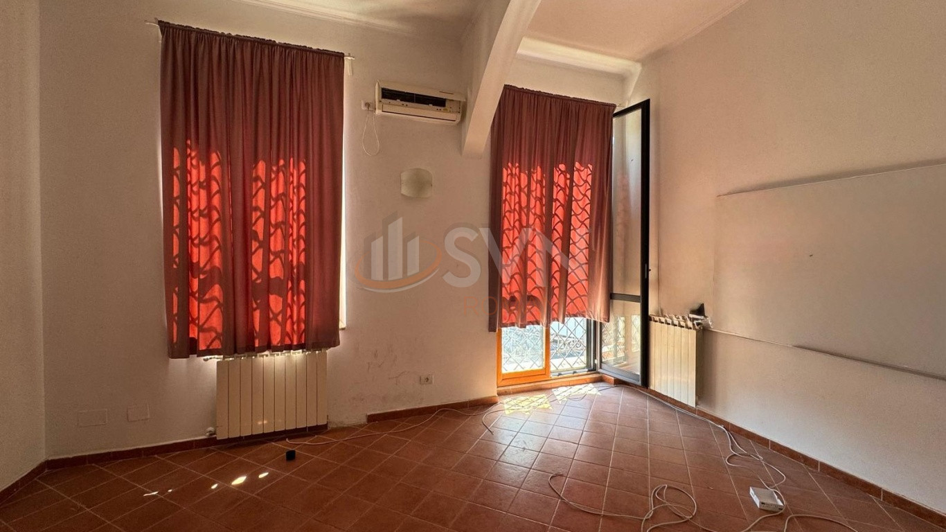 Apartament, 15 camere Bucuresti/P-ta Unirii
