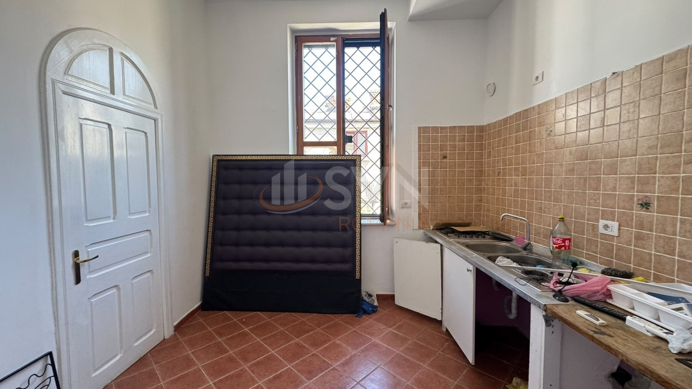 Apartament, 15 camere Bucuresti/P-ta Unirii