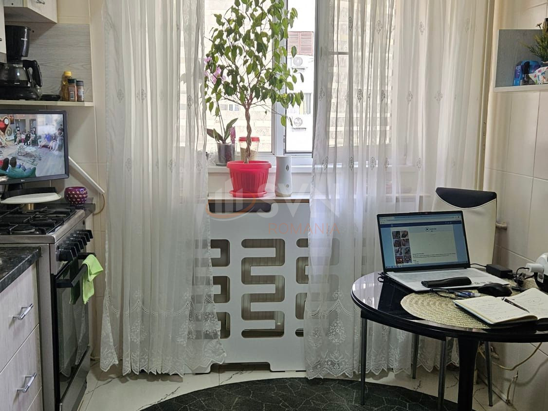 Apartament, 2 camere Bucuresti/Titan