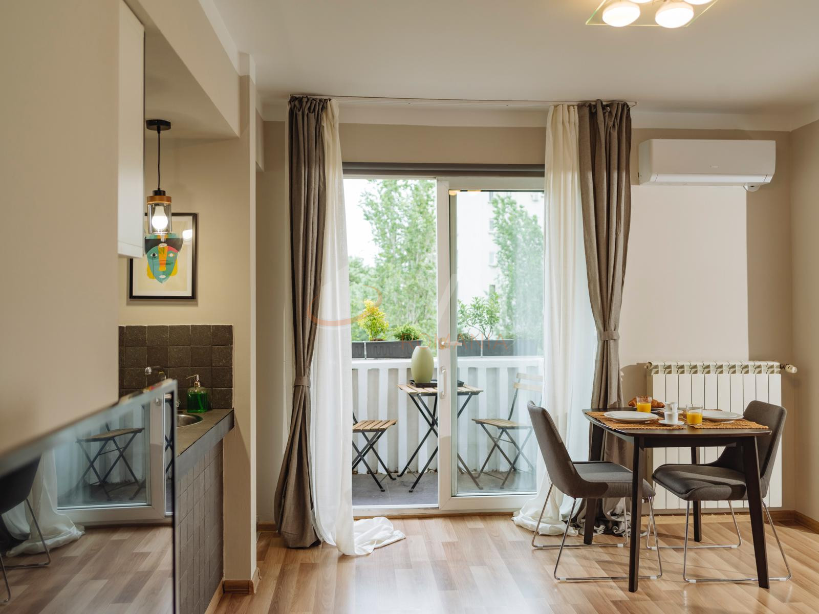 Apartament, 2 camere Bucuresti/Universitate (s1)