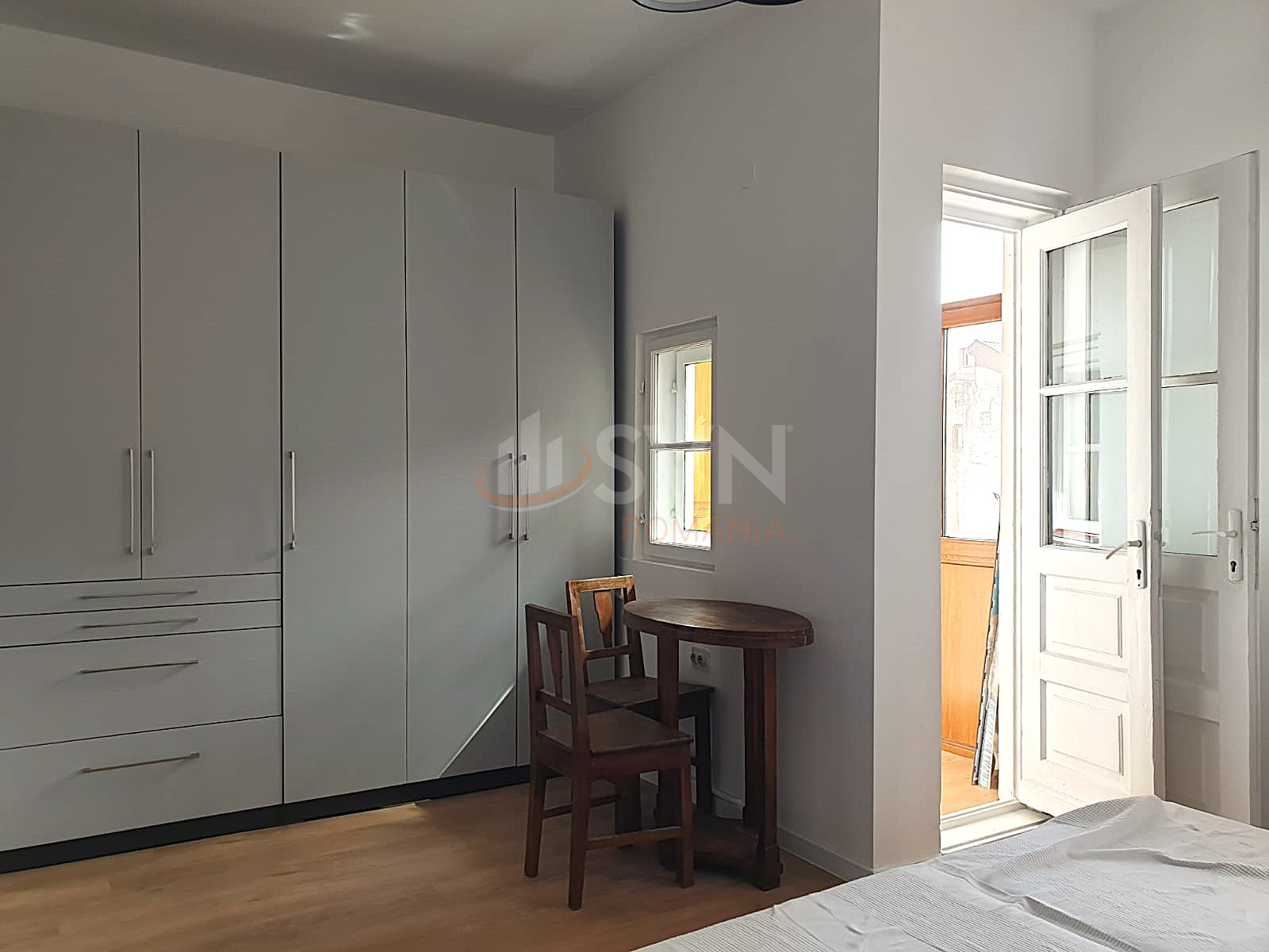 Apartament, 2 camere Bucuresti/Piata Sfintii Voievozi