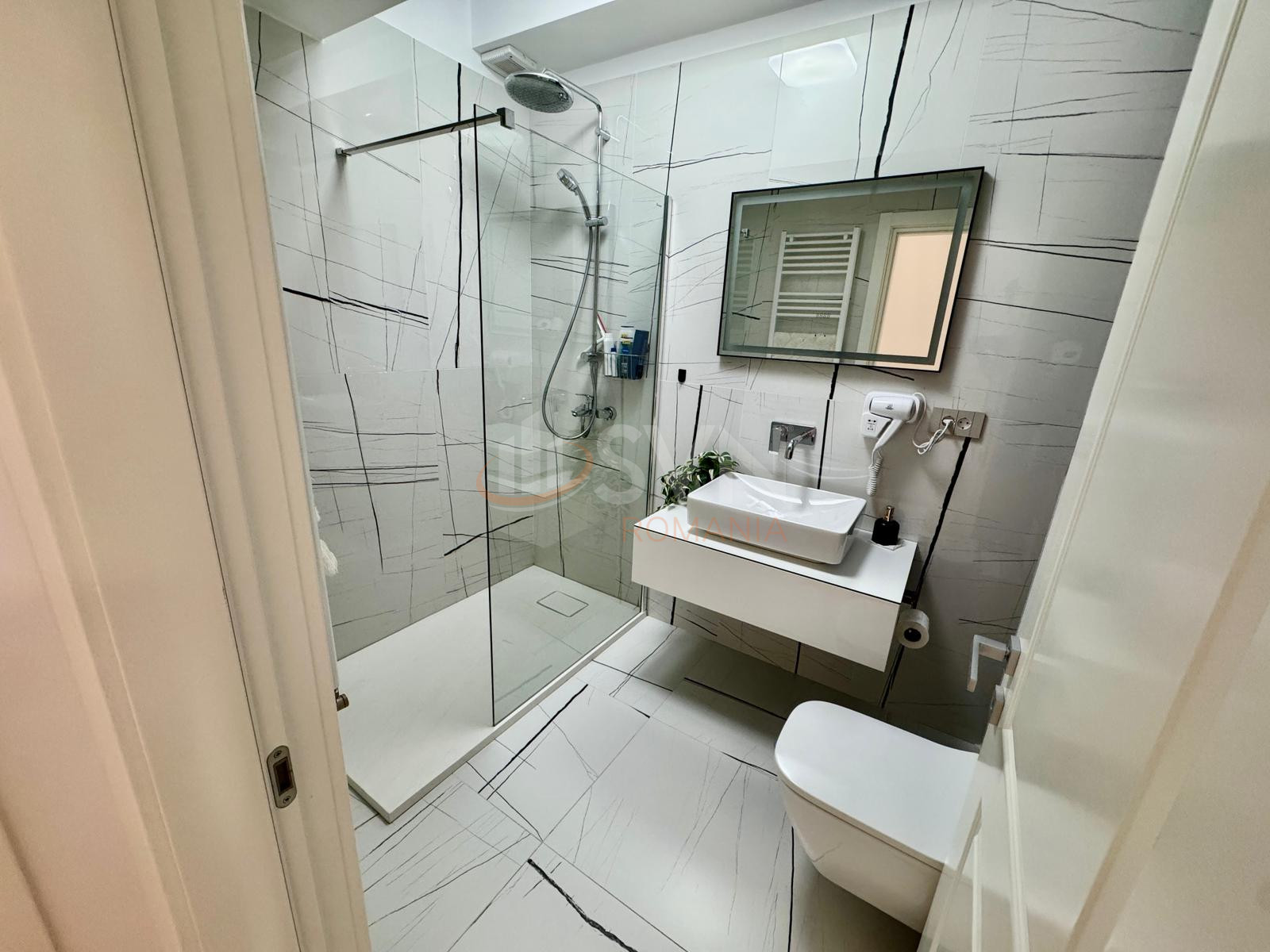 Apartament, 2 camere Bucuresti/Piata Unirii (s5)