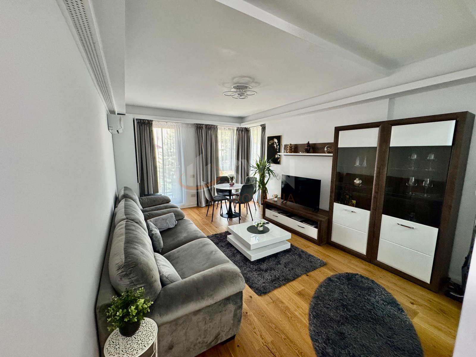 Apartament, 2 camere Bucuresti/Piata Unirii (s5)